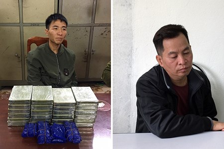 Mang 24 bánh heroin và 6.000 viên ma tuý trong ba lô - Anh 1