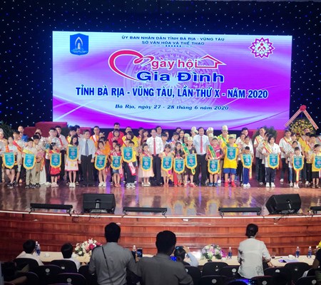 Tôn vinh nét đẹp văn hóa dưới mỗi ứng xử nếp nhà - Anh 6