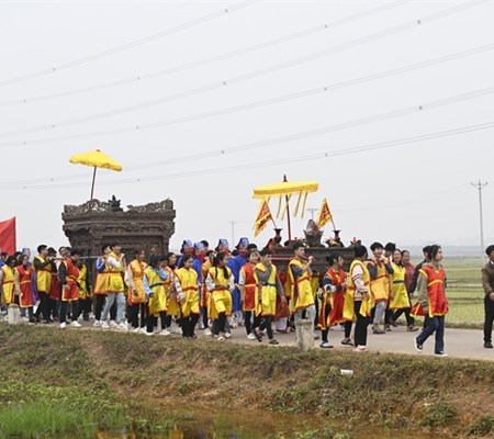 Nâng cao nhận thức trong thực hiện nếp sống văn minh trong việc cưới, việc tang, lễ hội: Những mô hình điểm ở các vùng, miền - Anh 2