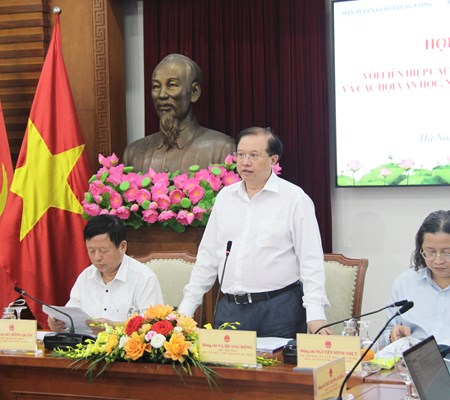 Trăn trở “đầu ra” cho phim Nhà nước - Anh 3