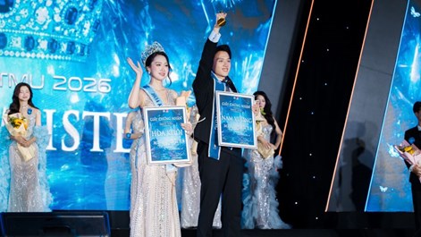 Sinh viên Khoa Khách sạn Du lịch đăng quang Nam vương “Miss & Mister TMU 2026”