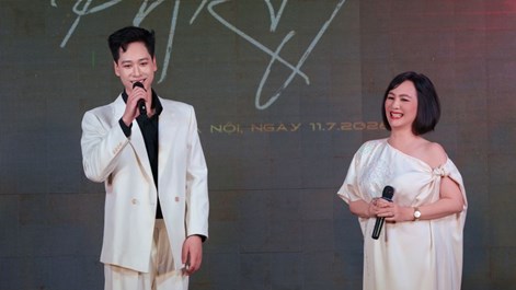 Á vương Minh Tuấn chính thức lấn sân ca hát sau đăng quang