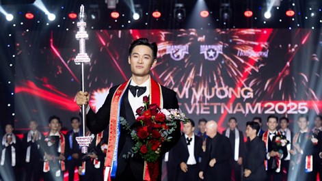 Ứng xử thuyết phục về lừa đảo trực tuyến, chàng trai Phú Thọ đăng quang Manhunt Vietnam 2025