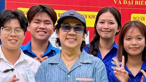 NSƯT Thành Lộc xin lỗi sau bài đăng gây tranh cãi