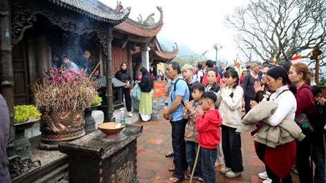 Quảng Ninh vẫn là điểm du xuân hàng đầu miền Bắc