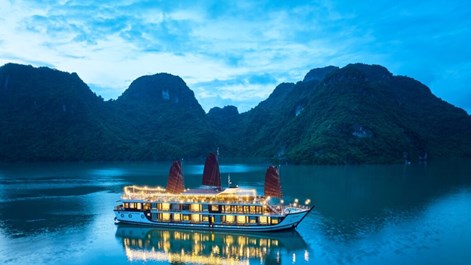  Du thuyền Hạ Long nằm trong những hành trình khiến thế giới phải mơ ước