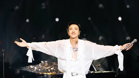  Khán giả đòi trả vé trước đêm nhạc của Soobin