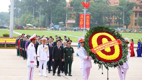 Lãnh đạo thành phố Hải Phòng vào Lăng viếng Chủ tịch Hồ Chí Minh