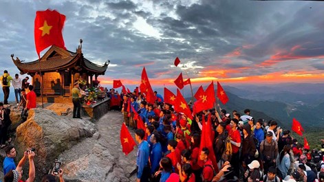 Quảng Ninh đón gần 17,1 triệu lượt khách du lịch trong 8 tháng năm 2026