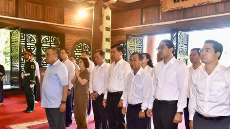 UBKT Trung ương dâng hương tưởng niệm Chủ tịch Hồ Chí Minh tại ATK Định Hóa
