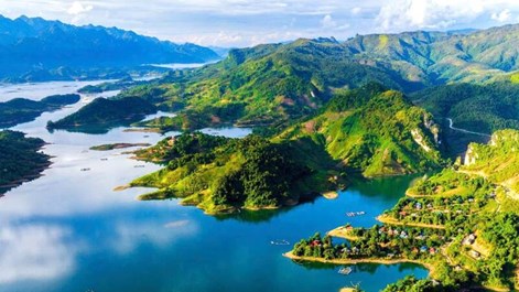 Sơn La quy hoạch lòng hồ thủy điện gắn với du lịch và năng lượng tái tạo