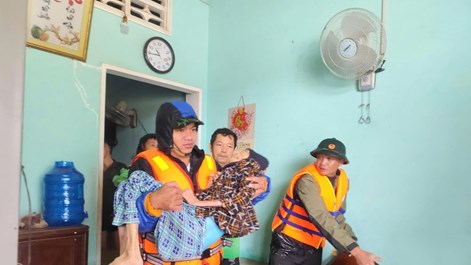 Thủ tướng chỉ đạo tập trung tổng lực, huy động mọi lực lượng, phương tiện và bằng mọi biện pháp để cứu người