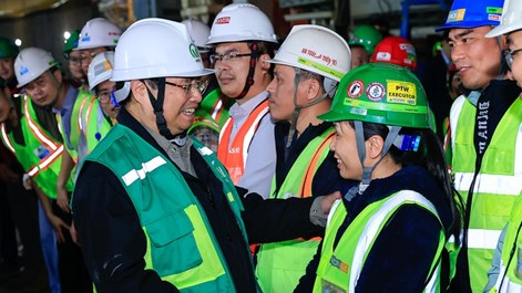 Thủ tướng: Xây dựng đường sắt và đường sắt đô thị với tầm nhìn trăm năm