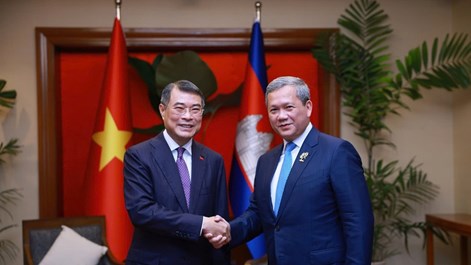 Thủ tướng Lê Minh Hưng tiếp xúc song phương với các nhà lãnh đạo ASEAN
