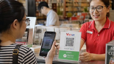 Khách Trung Quốc quét Weixin Pay ở Việt Nam: Cửa hàng nào nhận được tiền?
