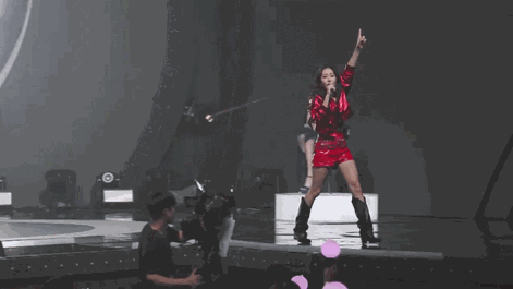 Ca sĩ số khổ nhất showbiz đổi đời: 16 năm thực tập chỉ hát hội chợ, nay nổi tiếng cả nước yêu mến