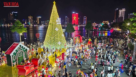 Đà Nẵng lung linh sắc màu Giáng sinh 2025