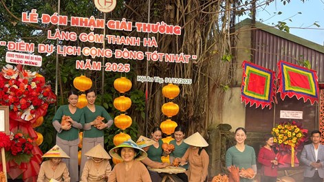 Làng gốm Thanh Hà đón nhận giải thưởng “Điểm du lịch cộng đồng tốt nhất” năm 2025