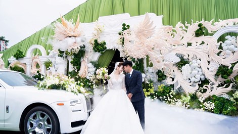 Hé lộ quá trình làm cổng cưới gây choáng ngợp nhất Hải Phòng của MC Mù Tạt và cầu thủ Đức Huy