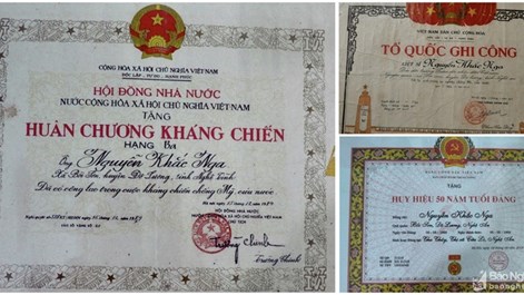 Chủ tịch Hồ Chí Minh ký Sắc lệnh đặt Huân chương Kháng chiến