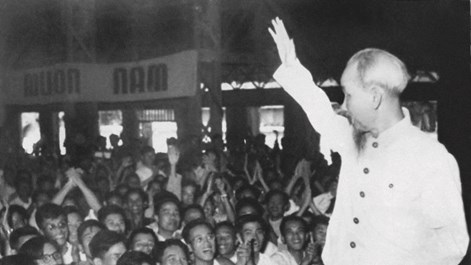 Bác Hồ căn dặn “Vì lợi ích trăm năm thì phải trồng người”