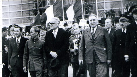 Chủ tịch Hồ Chí Minh ký Tạm ước Việt - Pháp (1946)