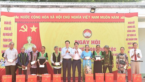 Phó Thủ tướng Mai Văn Chính dự Ngày hội Đại đoàn kết toàn dân tộc tại Khánh Hòa