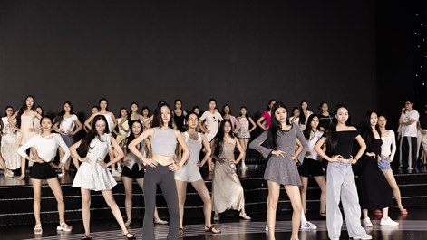 Hoa Hậu ý Nhi, Á ​hậu Minh Kiên cùng thí sinh tăng tốc tập luyện cho Chung kết Miss World Vietnam  ​