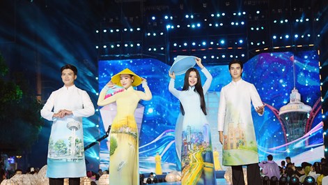Lễ hội Áo dài TP.HCM chính thức khai hội