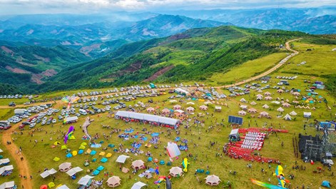 Bùi Hui “chạm mây”, đánh thức khát vọng tương lai