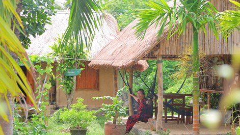 Về Gò Cỏ ngủ nhà tranh, nghe biển kể chuyện