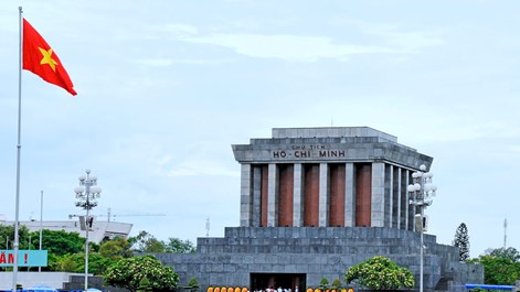 Ngày ngày dòng người đi trong thương nhớ