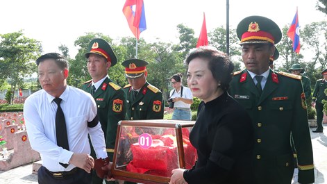 Trang trọng Lễ truy điệu, an táng 80 hài cốt liệt sĩ quân tình nguyện và chuyên gia Việt Nam hy sinh tại Lào