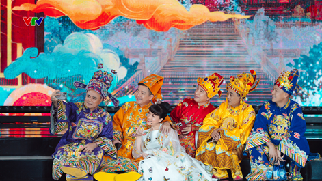 Táo quân “trái mùa” trở lại với tiểu phẩm “Hái hoa dân chủ”