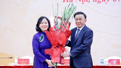 Bà Bùi Thị Minh Hoài giữ chức Chủ tịch Ủy ban Trung ương MTTQ Việt Nam