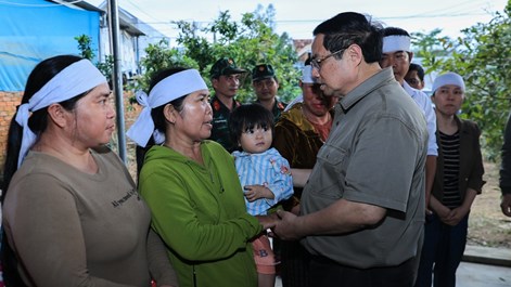 Công điện Thủ tướng triển khai "chiến dịch Quang Trung" thần tốc xây nhà giúp người dân vùng lũ