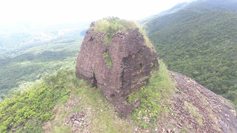 Bí ẩn công trình tháp Hòn Chuông ở Núi Bà