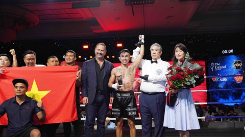 Nhà vô địch thế giới Trần Văn Thảo đánh bại cao thủ Mexico tại sự kiện boxing WBO