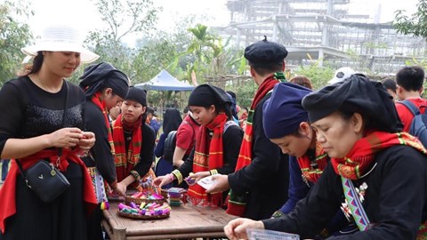 Sức hấp dẫn của Lễ hội xuống đồng