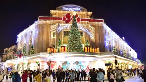 Những tọa độ check-in Giáng sinh đẹp nhất Hà Nội