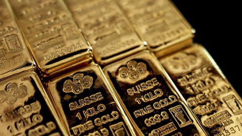 Giá vàng hôm nay 4.4 duy trì vùng cao, triển vọng ngắn hạn kém tích cực