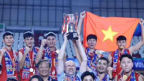 Tuyển bóng chuyền nam Việt Nam “thay tướng, đổi vận”