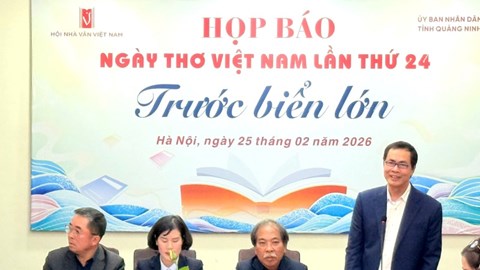 Ngày thơ Việt Nam năm 2026 - thơ ca đứng trước biển lớn