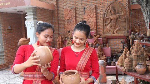 Bộ VHTTDL ấn định tổ chức Ngày hội Văn hóa dân tộc Chăm lần thứ VI tại Khánh Hòa 