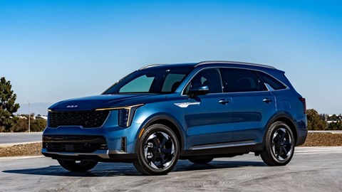 Kia Sorento 2025: Giá quốc tế từ 730 triệu đồng, sắp bán tại Việt Nam