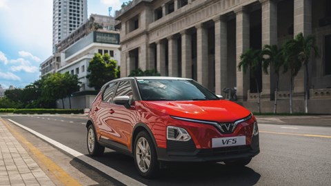 VinFast VF5 giảm giá kỷ lục, cạnh tranh mạnh mẽ trong phân khúc SUV điện mini