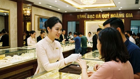 Giá vàng hôm nay giảm mạnh, SJC bán ra 154,5 triệu đồng/lượng