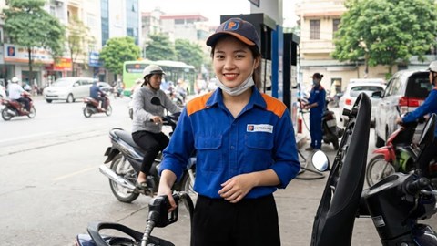 Giá xăng dầu 18.12: Chờ điều chỉnh mới hôm nay