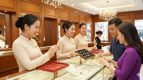 Giá vàng hôm nay 11.1: Vì sao vàng miếng vẫn neo sát 160 triệu đồng?