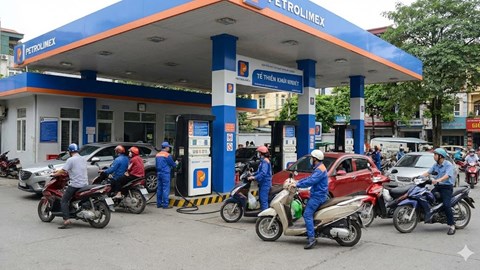 Giá xăng dầu 21.1.2026: Thị trường quốc tế nóng lên vì nguồn cung